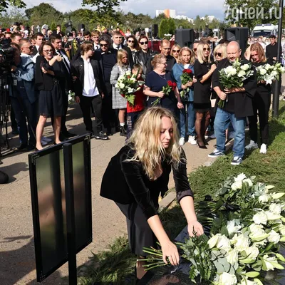 Один год со смерти Юрия Шатунова. Вдова и дети не приехали на панихиду.