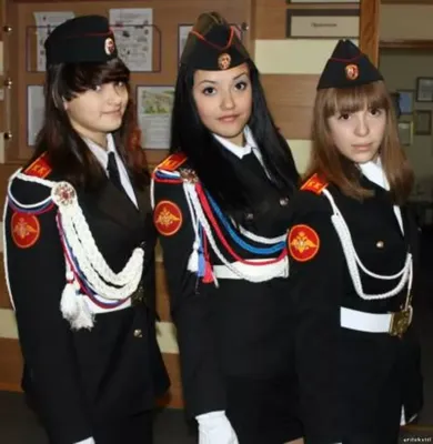 Воспитанницы кадетской школы-интерната рассказали о жизни в казарме