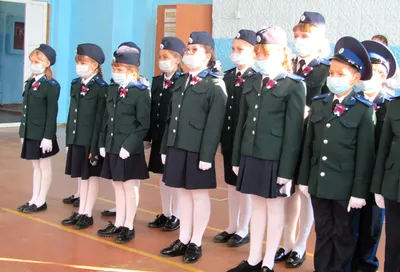 Русские кадеты в форме маршируя на парад Редакционное Стоковое Изображение  - изображение насчитывающей камуфлирование, донецк: 142797579