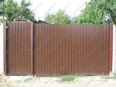 Заборы с воротами и калиткой из профнастила под ключ - цена с установкой в  Москве - Заборкин