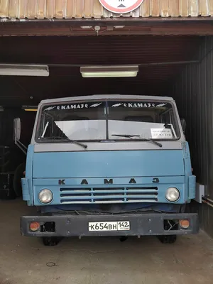 File:KamAZ-55111 on Adama Mickiewicza avenue in Kraków.jpg - Wikimedia  Commons