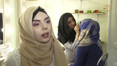 В хиджабе | Как завязывать хиджаб, Красивый хиджаб, Идеи макияжа
