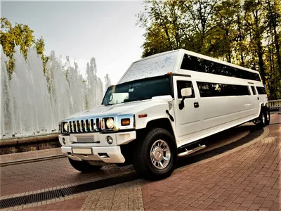 Черный лимузин Hummer H2 Mega на свадьбу в Москве недорого | «АвтоТриумф»