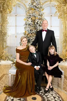 Рождественские открытки 2023 от королевских семей со всего мира | Тайны  королевского двора | Дзен