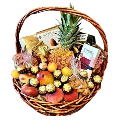 Подарочная корзина с фруктами и цветами «Натали» — магазин подарков  Макс-ГИФТ