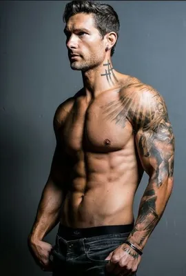 15 крутых мужских татуировок на грудные мышцы: идеи для тату и фото -  Чемпионат