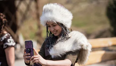 Фото красотки из киргизии без макияжа фото