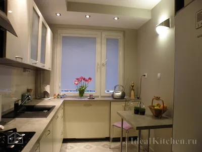Кухня под окном в частном доме 2370х2620 мм,цена 120 000 руб. купить в  Новосибирске