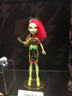 Купить кукла Monster High® Музыкальный фестиваль Венера МакФлайтрап, цены  на Мегамаркет