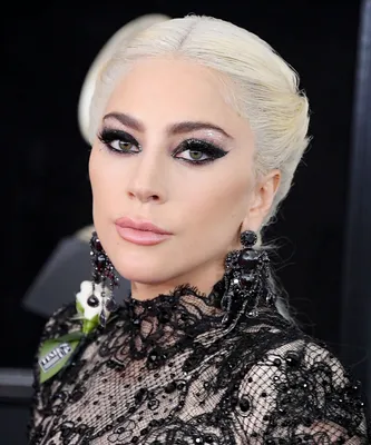 Леди Гага без макияжа и в футболке спела на Оскаре-2023 - видео - Showbiz