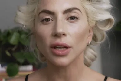 Леди Гага показала лицо без макияжа и фильтров - Газета.Ru | Новости