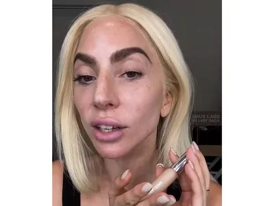 Леди Гага показала лицо без макияжа: Внешний вид: Ценности: Lenta.ru