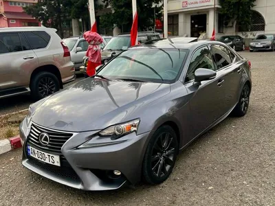 Is the 2021 Lexus ES 250 a Good Car? 4 Things We Like and 3 We're Not Crazy  About | Cars.com