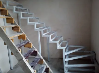 Винтовые металлические лестницы, цены в Москве, изготовление и монтаж под  ключ