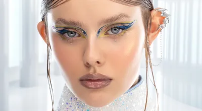 Макияж на Новый год 2021: как сделать макияж глаз с блестками – Фото -  IVONA.UA