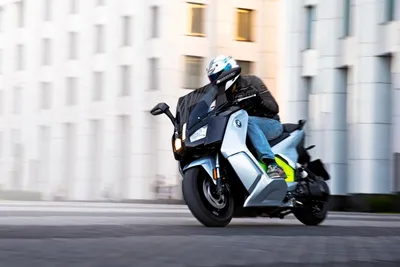 Kymco начинает производство трёхколёсного макси-скутера - Журнал \"МОТО\" -  МОТО-MAGAZINE