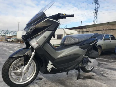 Макси скутер Suzuki Skywave 400.