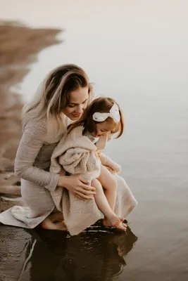 Фотосессия мамы с дочкой | Фотосессия, Детские пляжные фото, Семейные  фотосессии