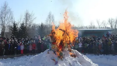 В ТЮИ сожгли чучело Масленицы и отметили праздник спортивными состязаниями  | Новости Приднестровья