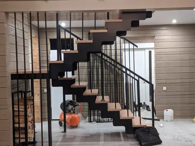 Металлические, каркасные лестницы в Брянске, лестница на второй этаж на  заказ