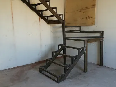 Лестницы на металлокаркасе на второй этаж в частном доме в Санкт-Петербурге  | Цены в Строй Ресурс