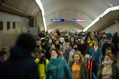 Синие Ведёрки - Fight!!!! Метро Курская. Час-пик Moscow subway. Kurskaya  station. Rush hour. Feb'2017, © Dima Zverev | Facebook