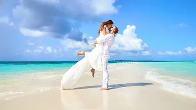 Свадьба на пляже с черным песком