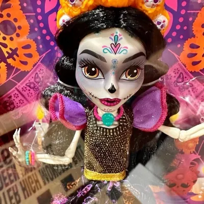 Отзыв о Кукла Monster High Скелита Калаверас \"Я люблю аксессуары\" |  Оригинальная и безумно очаровательная кукла