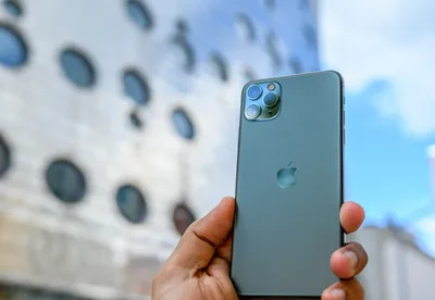 iPhone 11 Pro Max Review: Come for the Cameras, Stay for the Battery |  Digital Trends