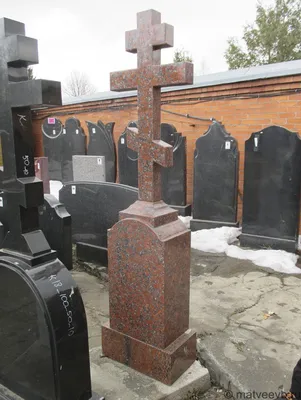 Крест на кладбище» — создано в Шедевруме