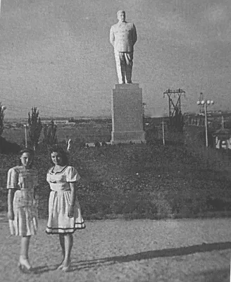Файл:Памятник Полю в Днепре.jpg — Википедия