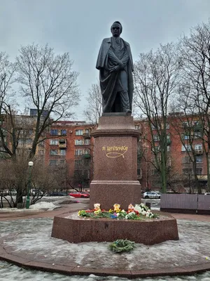 В Санкт-Петербурге и Краснодаре появились стихийные мемориалы в память о  погибших в Днепре — Новая газета Европа