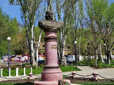 Памятник на могилу Ростов