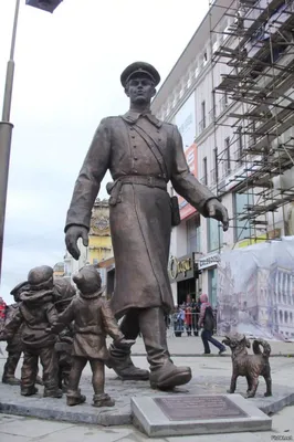 Памятник Дяде Степе в Самаре сломали дети | CityTraffic