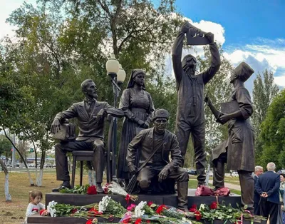 В Самаре открыли памятник князю Владимиру