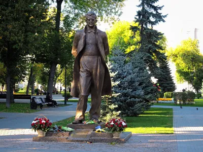 Файл:Памятник Александру II Самара.jpg — Викимедиа