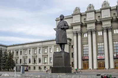 Самара • Памятник Маяковскому | Денис Царев | Для тех, кто никуда не спешит  | Дзен