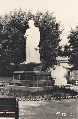 Фотофонд. Памятники, бюсты и надгробия советского Томска - Краеведение -  Томский Обзор – новости в Томске сегодня