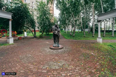 Памятник первому коменданту Рейхстага Фёдору Матвеевичу Зинченко