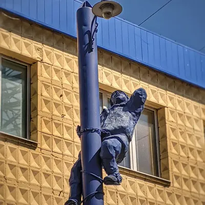Необычный памятник Чехову в Томске