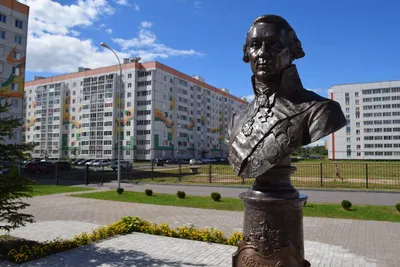 В Великом Новгороде открыли памятник Гавриилу Державину - Российская газета