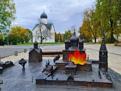 Новгородский «Памятник капусте» возглавил рейтинг самых нелепых скульптур -  53 Новости