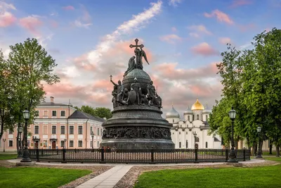Памятник Святым Петру и Февронии, Великий Новгород: лучшие советы перед  посещением - Tripadvisor