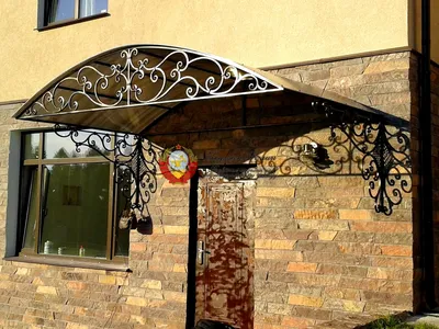 Козырек над входной дверью | Ворота, оконные решетки, навесы, заборы в  Ростове-на-Дону.