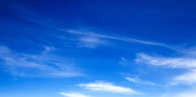 природное небо днем небо с облаками в сезон дождей над полем Стоковое  Изображение - изображение насчитывающей отражение, пасмурность: 230582621