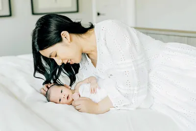 3 things Mom should consider when choosing their outfit for newborn photos -