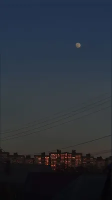 Атмосферное фото ночного неба с луной , естетика | Идеи картины, Пейзажи,  Фоновые изображения