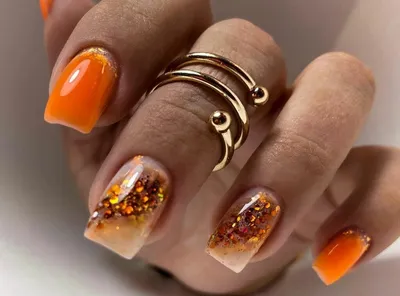 Шикарный дизайн ногтей с золотом - фото