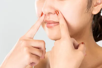 Как вставить в нос сережку с крючком, в виде кольца или сережку-гвоздик