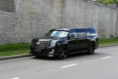 Новый Cadillac Escalade заметно похорошел и променял мост на дополненную  реальность — «Тест-драйвы» на DRIVE2